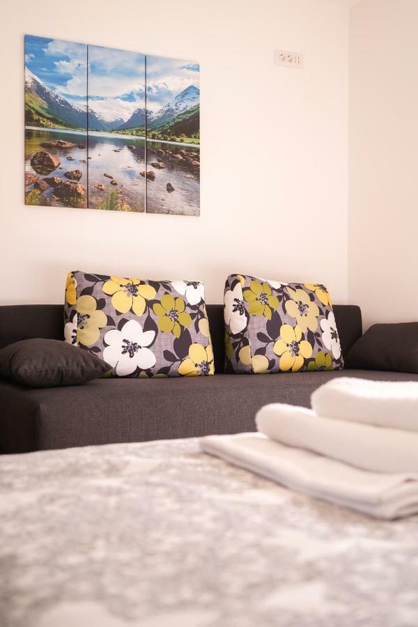 Apartments Edi & Tea Malinska Extérieur photo