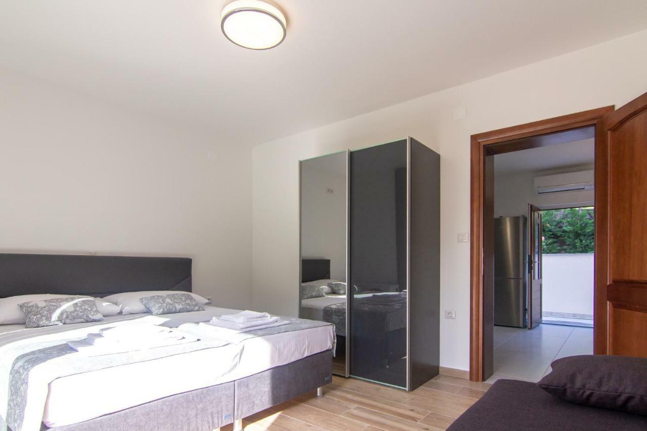 Apartments Edi & Tea Malinska Extérieur photo